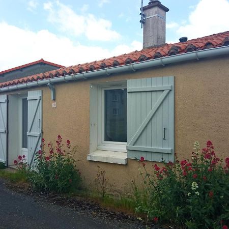 La Maisonnette Des Louves - Gite Rural Avec Jardin Barbechat Exteriér fotografie